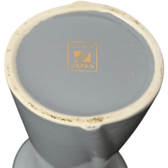 Vtg Japanese Fluted Gray Porcelain Vase with Gold Trim, Lillies and a Butterfly - Picture 7 of 8